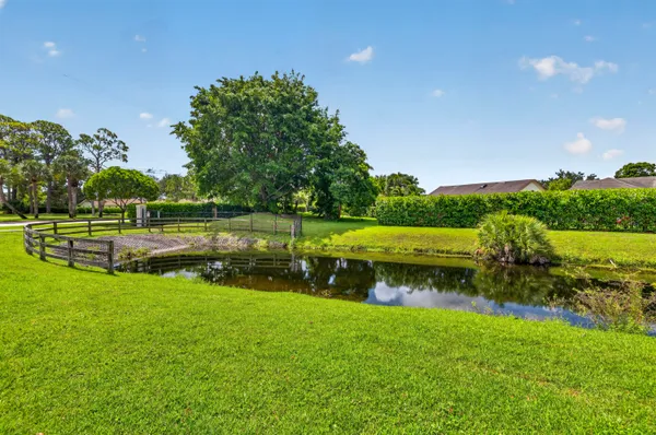 $350,000 | 12720 Spinnaker Lane, Wellington, FL 33414