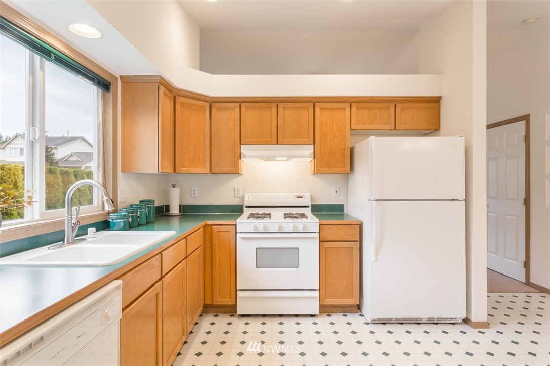 3229 189th Street Southeast Bothell, WA 98012 - Photo 5 of 19