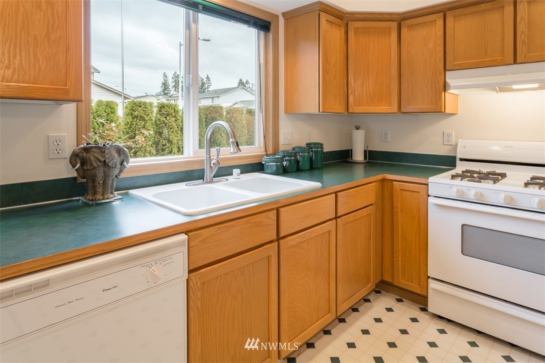 3229 189th Street Southeast Bothell, WA 98012 - Photo 6 of 19