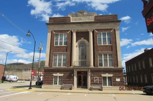 $650,000 | 165 North Central Avenue, Richland Center, WI 53581