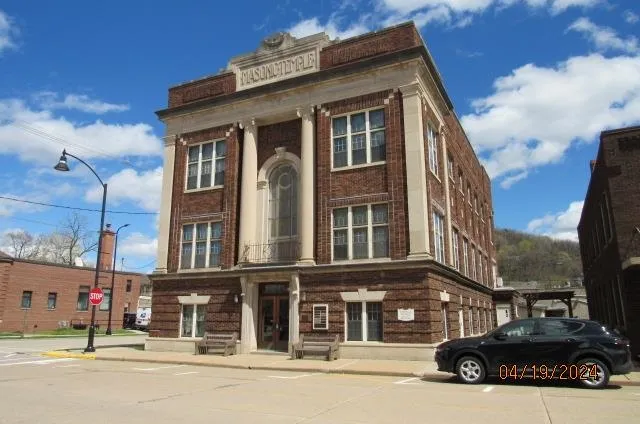 $650,000 | 165 North Central Avenue, Richland Center, WI 53581