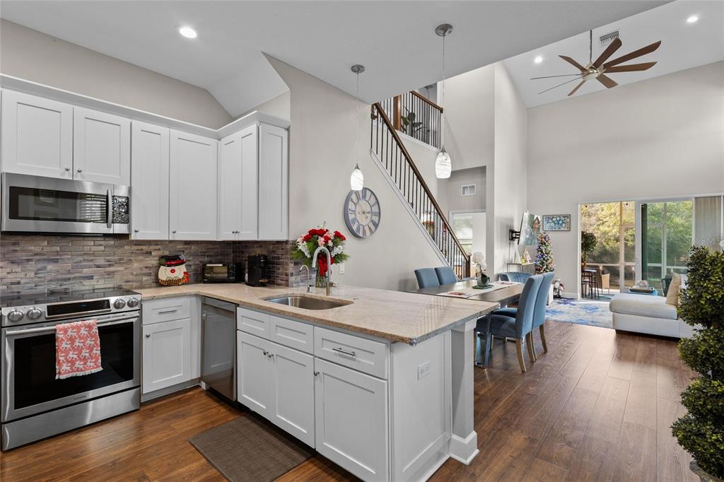 1444 Ridge Terrace Tarpon Springs, FL 34689 - Photo 10 of 30