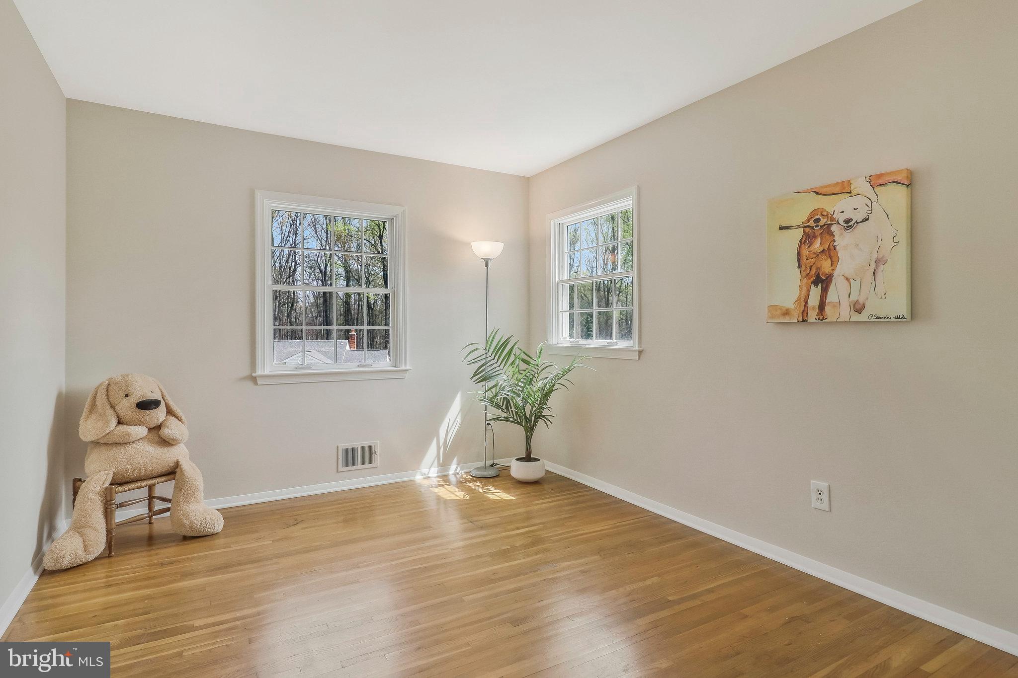 6132 Roxbury Avenue Springfield, VA 22152 - Photo 30 of 70 Upper level bedroom 1.