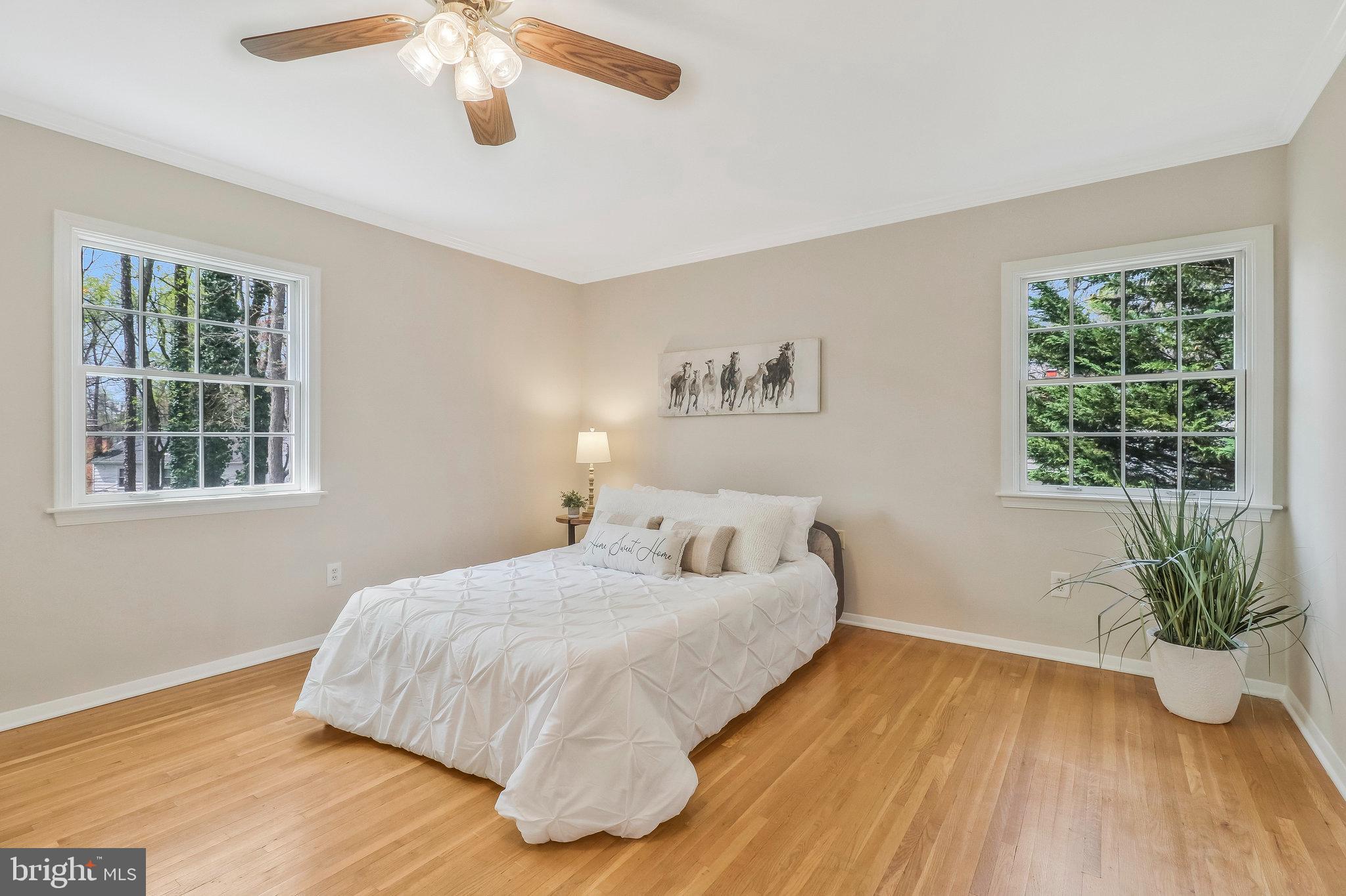 6132 Roxbury Avenue Springfield, VA 22152 - Photo 38 of 70 Bedroom 3 - Generous bedroom sizes.