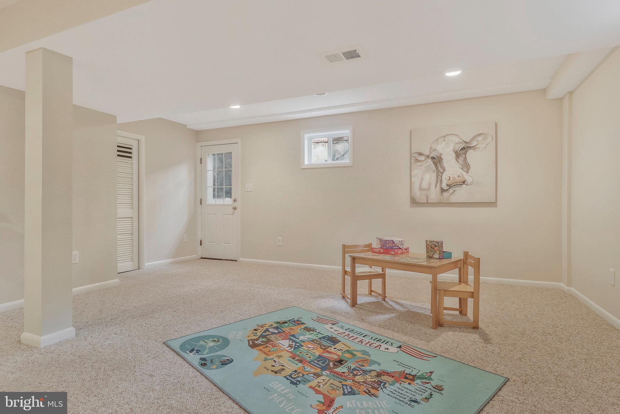 6132 Roxbury Avenue Springfield, VA 22152 - Photo 56 of 70 Easy access to the backyard.