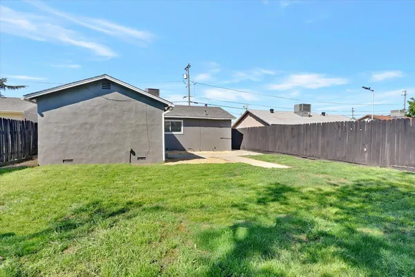 $299,999 | 4457 College Way, Olivehurst, CA 95961