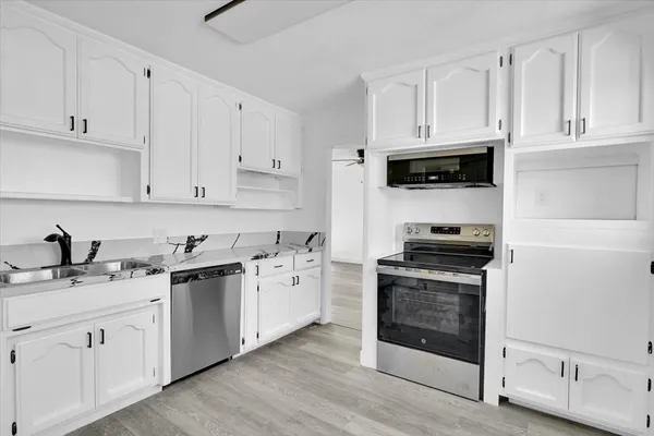 $299,999 | 4457 College Way, Olivehurst, CA 95961