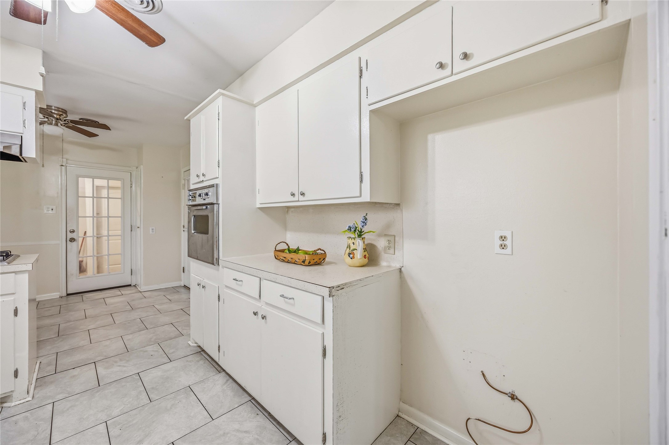 435 Rolling Wood Road Baytown, TX 77520 - Photo 13 of 29 Perfect coffee bar space