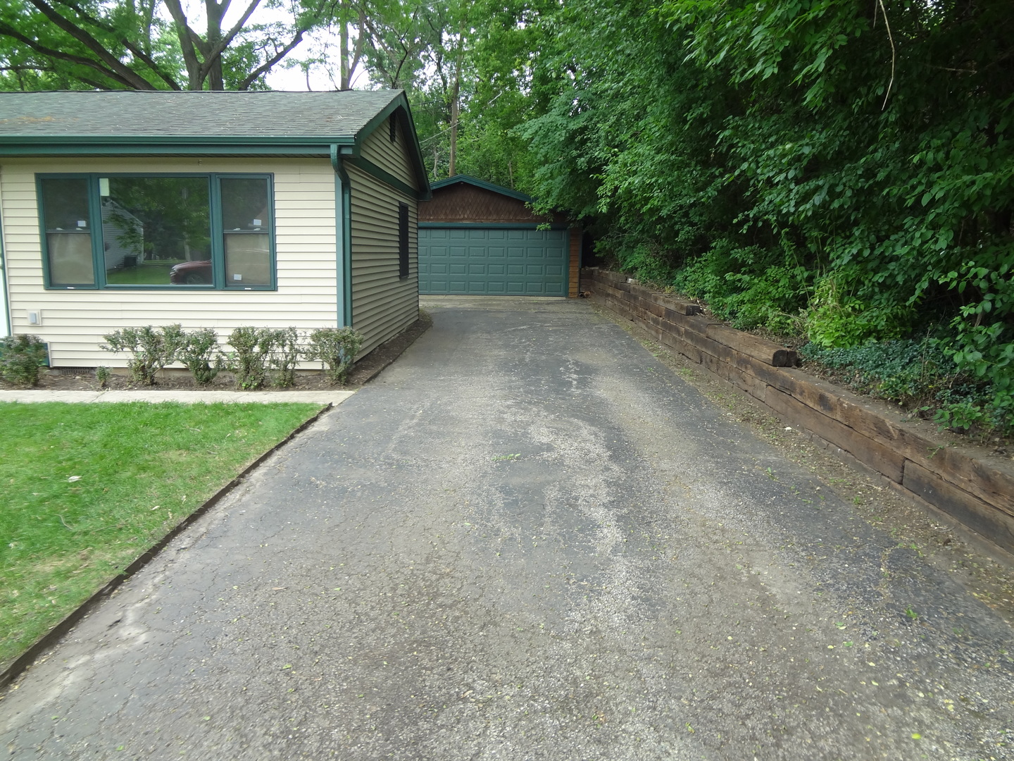 9802 Gallek Road Fox River Grove, IL 60021 - Photo 2 of 27 Gallery Image 2