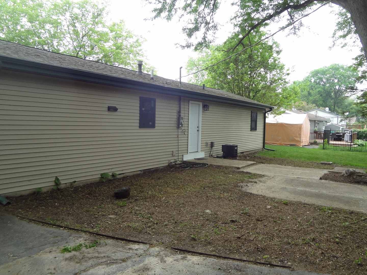9802 Gallek Road Fox River Grove, IL 60021 - Photo 4 of 27 Gallery Image 4