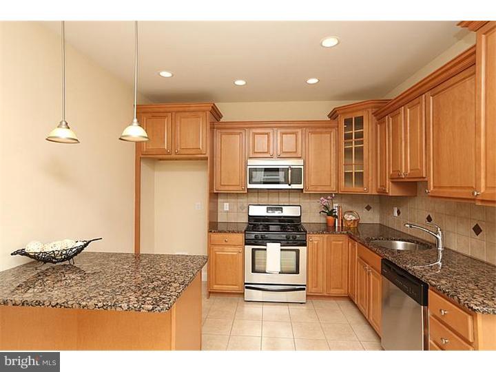 8807 Ashton Road Philadelphia, PA 19136 - Photo 9 of 23 Kitchen