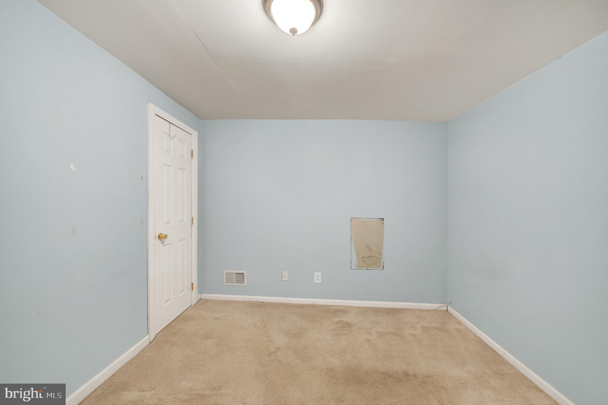 335 East Village Road Elkton, MD 21921 - Photo 14 of 29 a view of an empty room