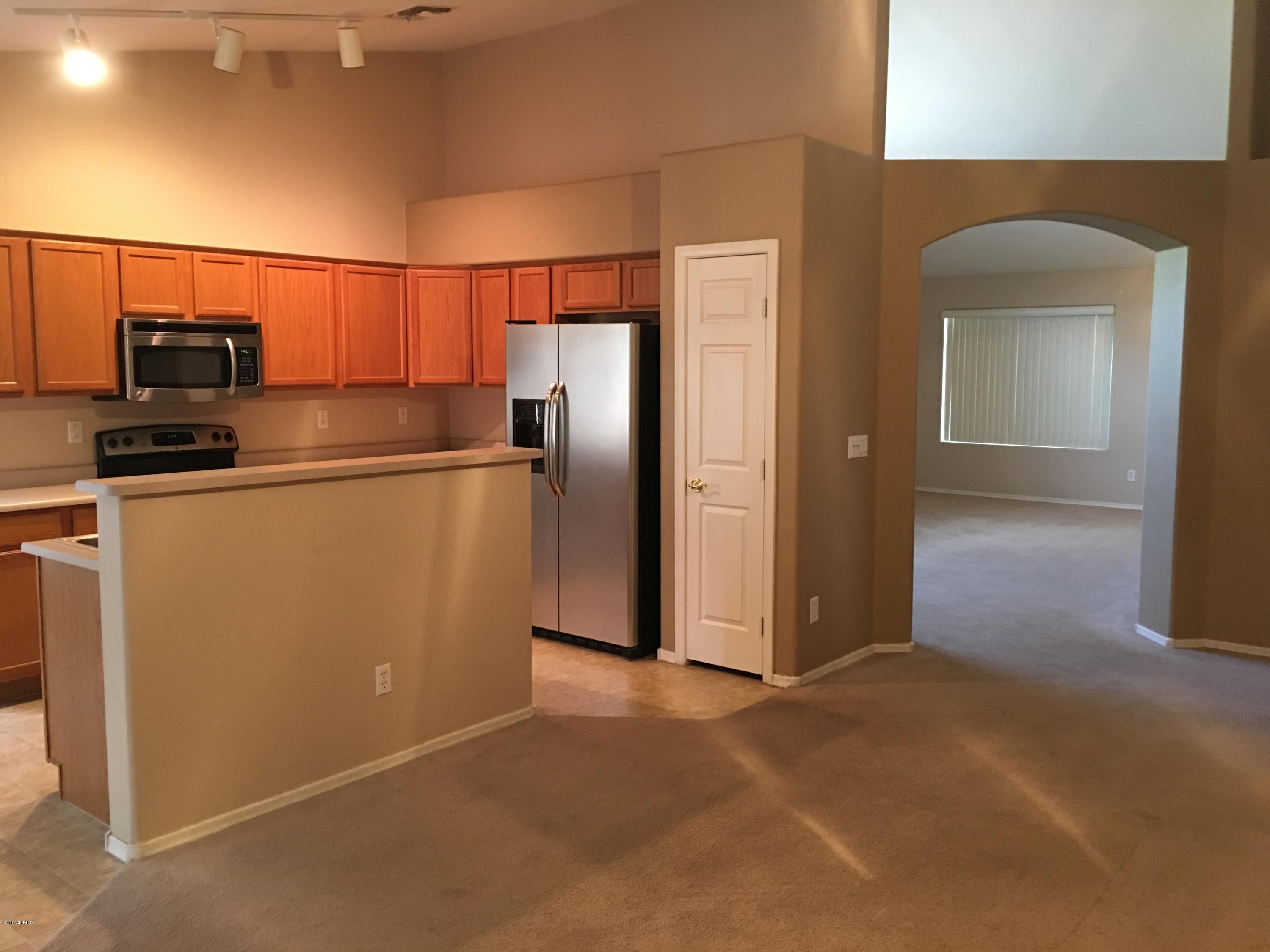 905 East Beverly Road Phoenix, AZ 85042 - Photo 11 of 35 Kitchen