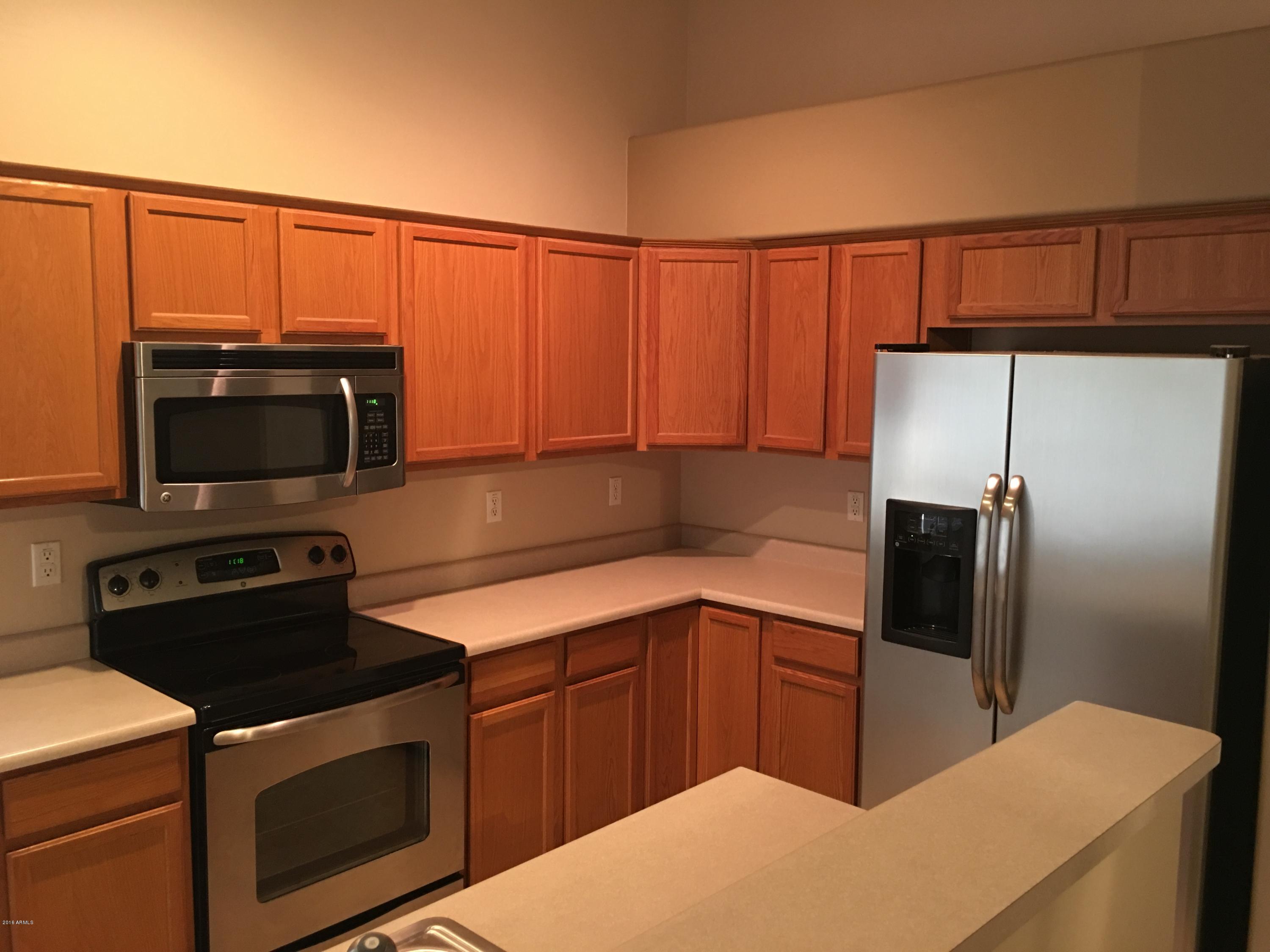 905 East Beverly Road Phoenix, AZ 85042 - Photo 15 of 35 Kitchen