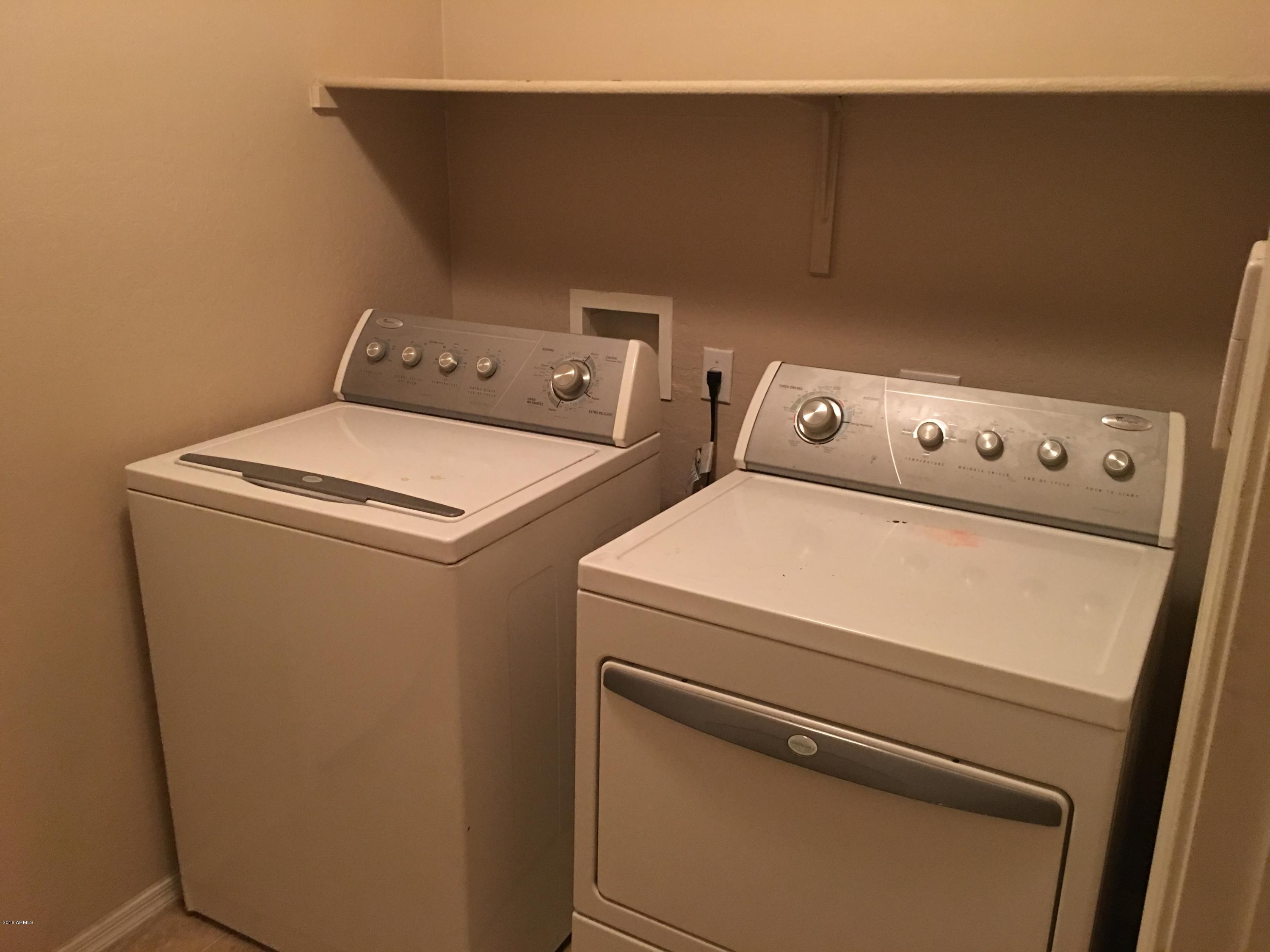905 East Beverly Road Phoenix, AZ 85042 - Photo 28 of 35 Laundry room