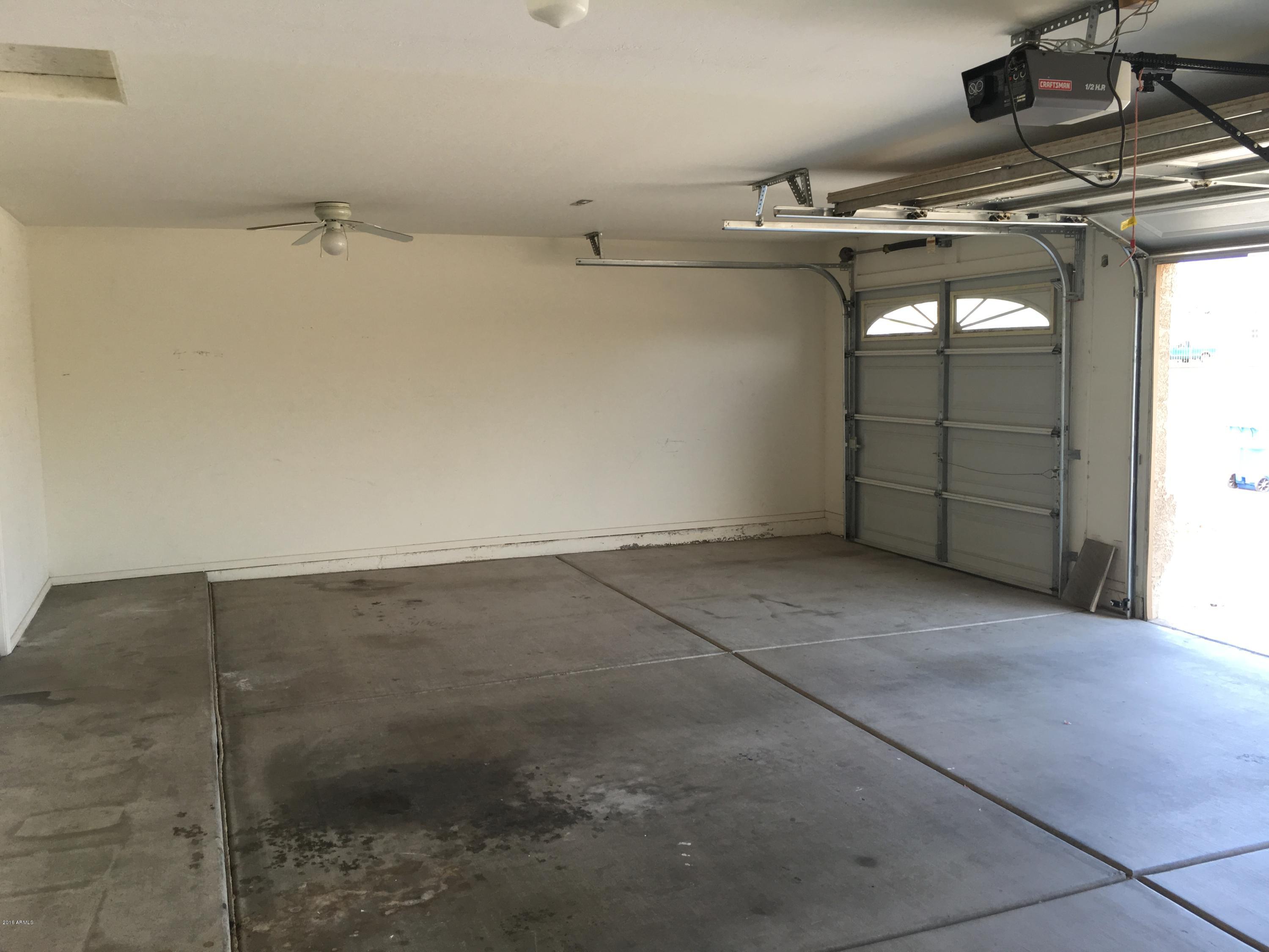905 East Beverly Road Phoenix, AZ 85042 - Photo 33 of 35 3 car garage