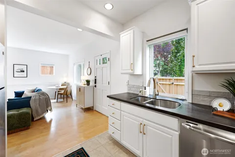 $450,000 | 2110 California Avenue Southwest, Unit C, Seattle, WA 98116