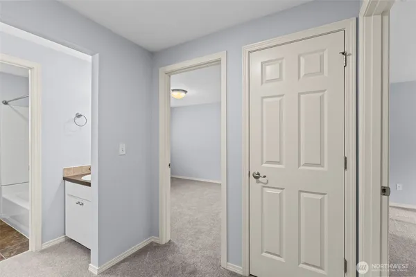 a view of a front of house with a yard