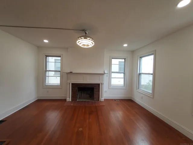 $1,900 | 347 Alden Avenue, Unit 2, New Haven, CT 06515