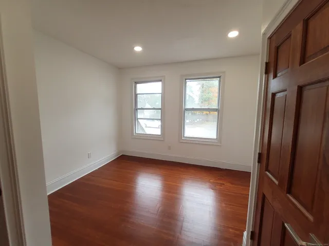 $1,900 | 347 Alden Avenue, Unit 2, New Haven, CT 06515