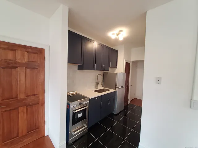 $1,900 | 347 Alden Avenue, Unit 2, New Haven, CT 06515