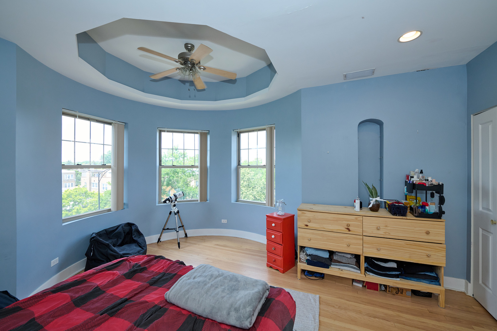 5711 North Kimball Avenue, Unit 3N Chicago, IL 60659 - Photo 11 of 24 a bedroom with bed and a window