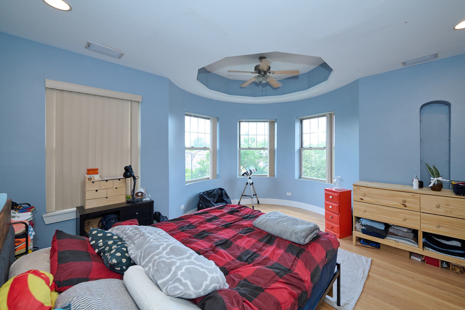 5711 North Kimball Avenue, Unit 3N Chicago, IL 60659 - Photo 13 of 24 a bedroom with a bed and a dresser