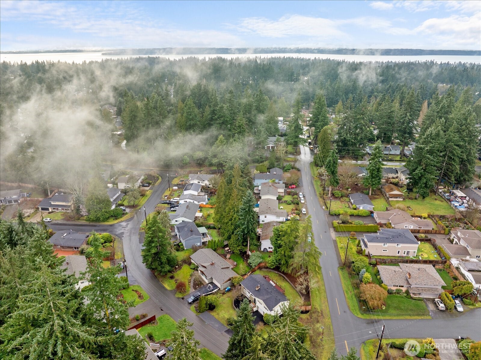 23409 94th Place West Edmonds, WA 98020 - Photo 36 of 39 an aerial view of multiple house