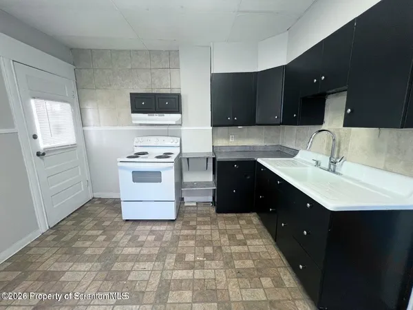 $1,100 | 637 East Elm Street, Scranton, PA 18505