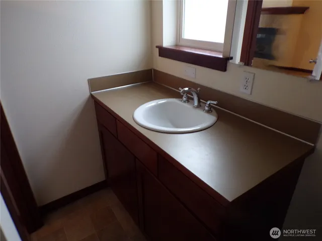 $1,250,000 | 501 North 105th Street, Unit A, Seattle, WA 98133