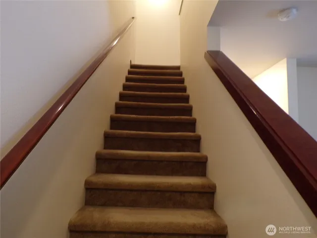 $1,250,000 | 501 North 105th Street, Unit A, Seattle, WA 98133