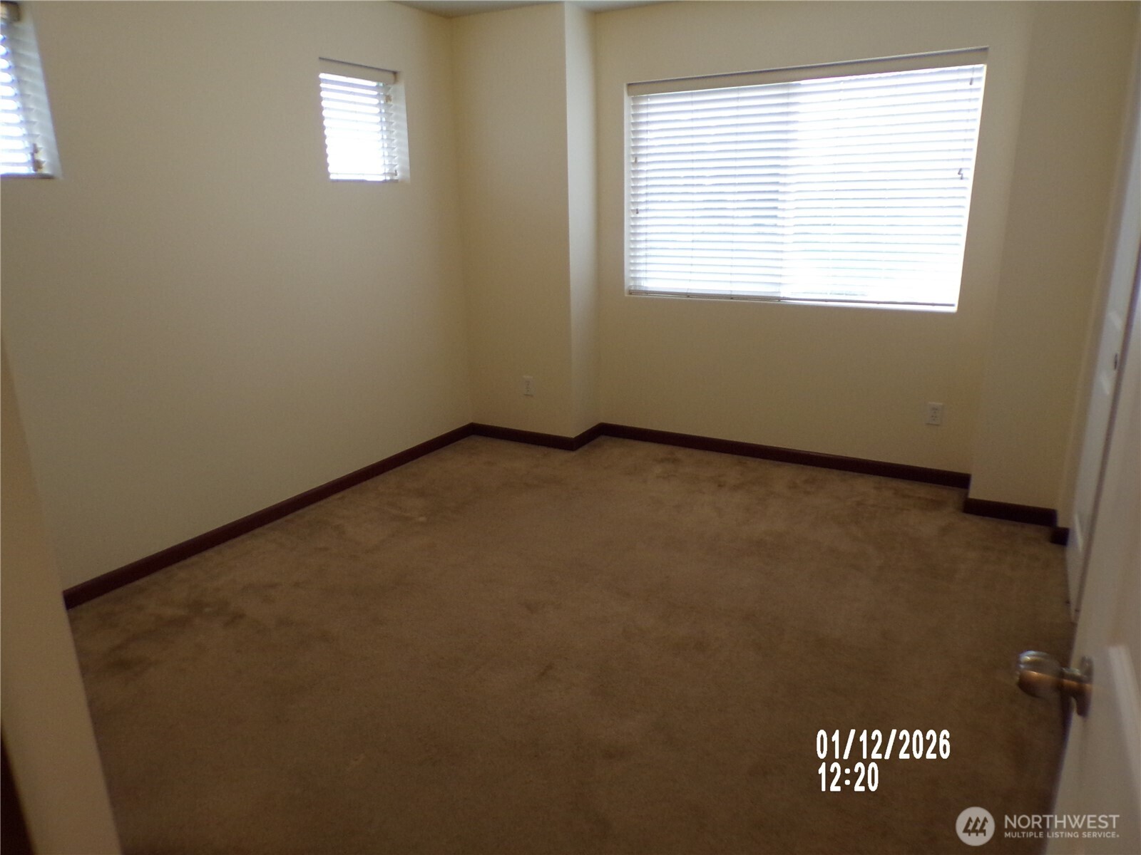 501 North 105th Street, Unit A Seattle, WA 98133 - Photo 19 of 36