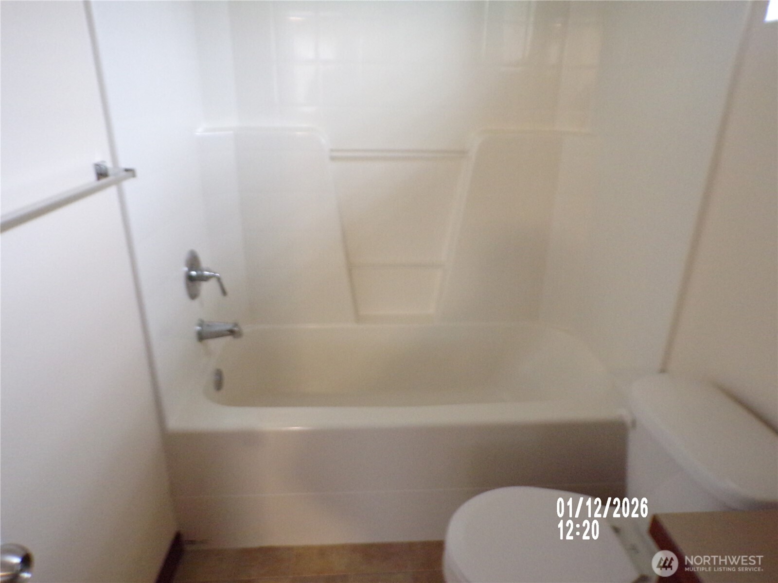 501 North 105th Street, Unit A Seattle, WA 98133 - Photo 23 of 36