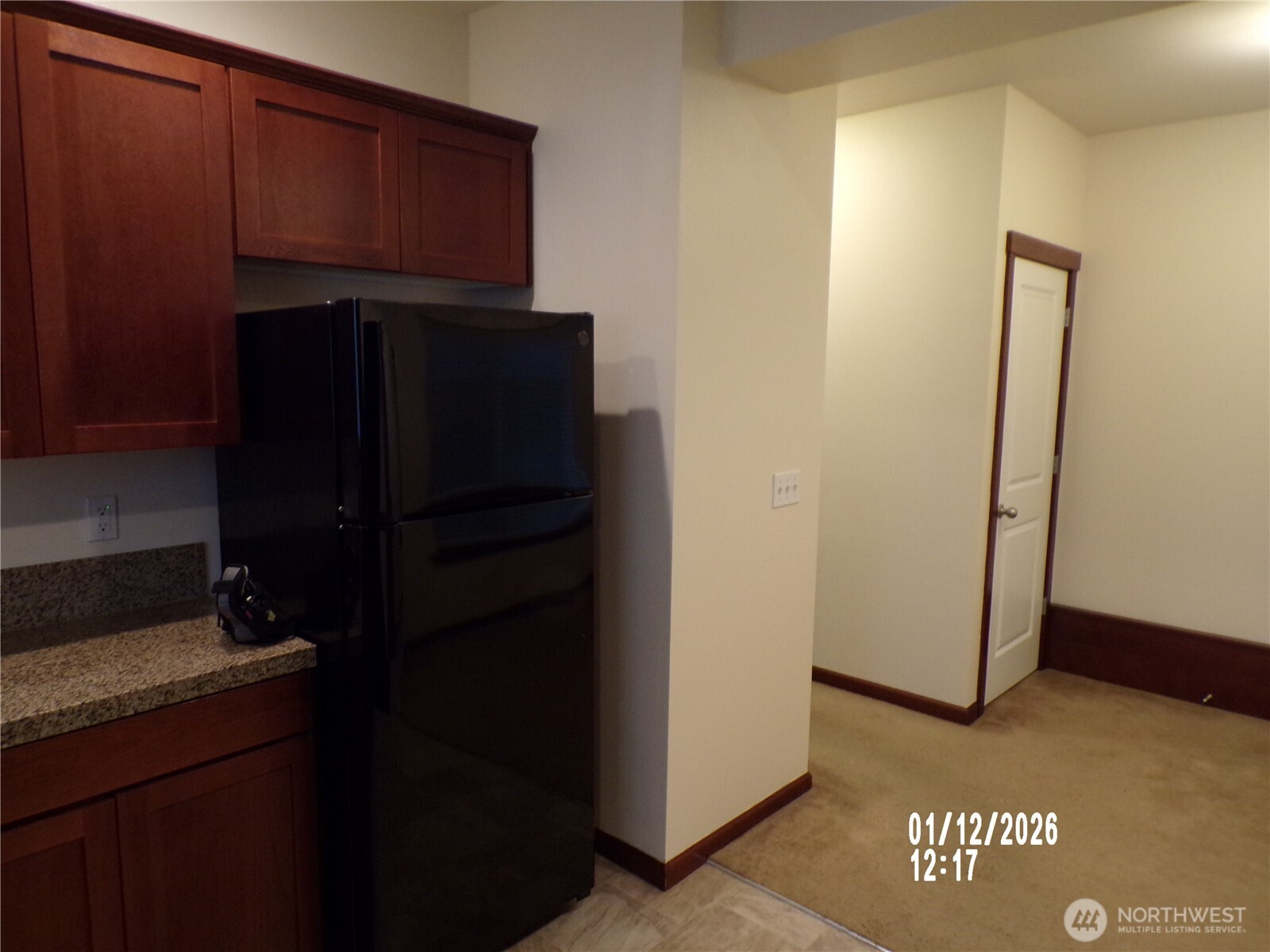 501 North 105th Street, Unit A Seattle, WA 98133 - Photo 5 of 36