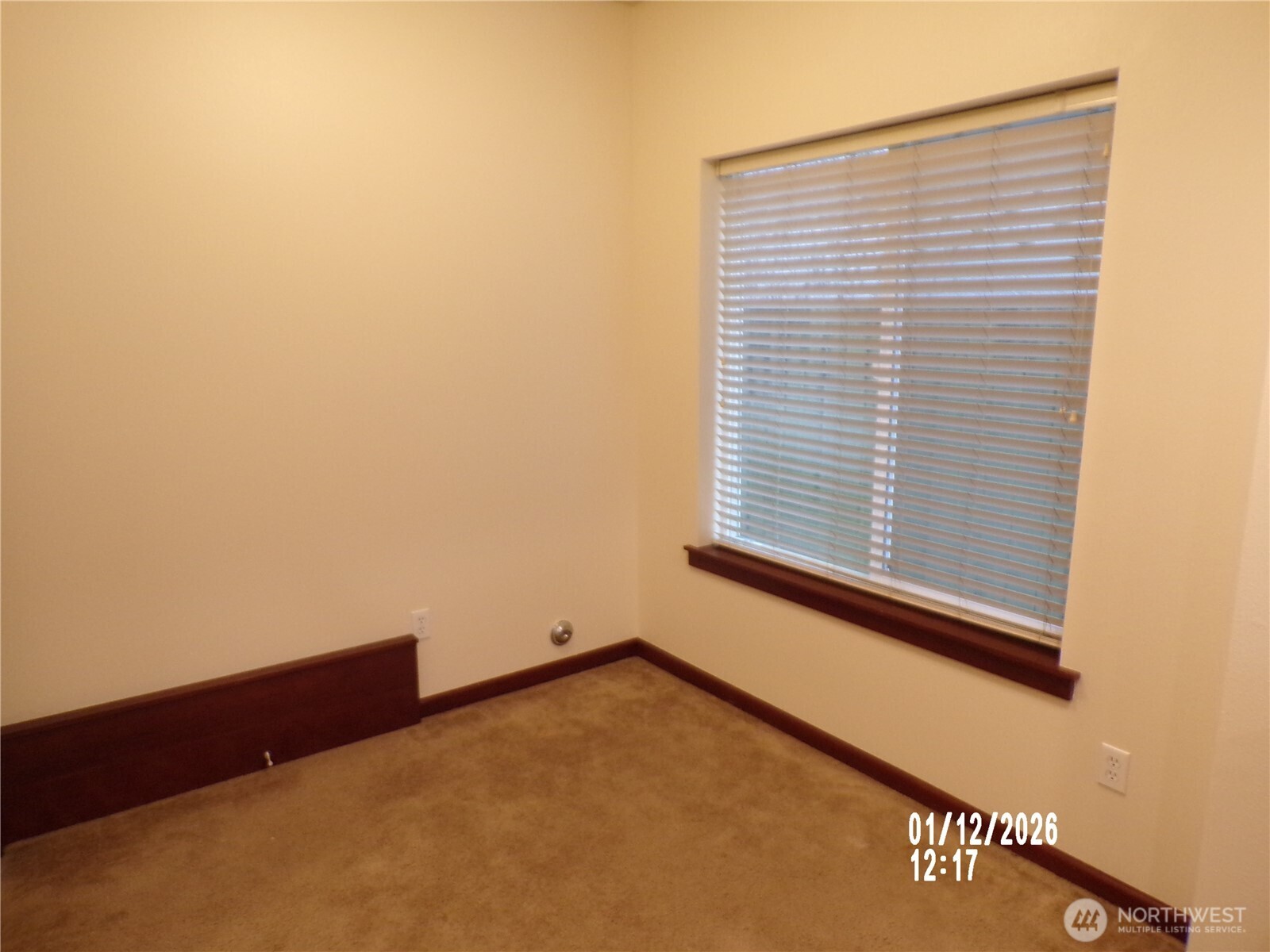 501 North 105th Street, Unit A Seattle, WA 98133 - Photo 6 of 36