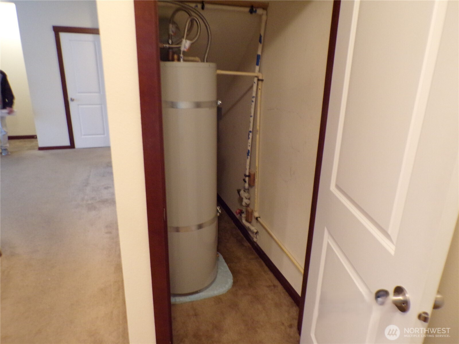 501 North 105th Street, Unit A Seattle, WA 98133 - Photo 7 of 39