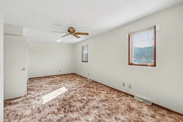 $215,000 | 818 Hawthorne Street, Red Wing, MN 55066