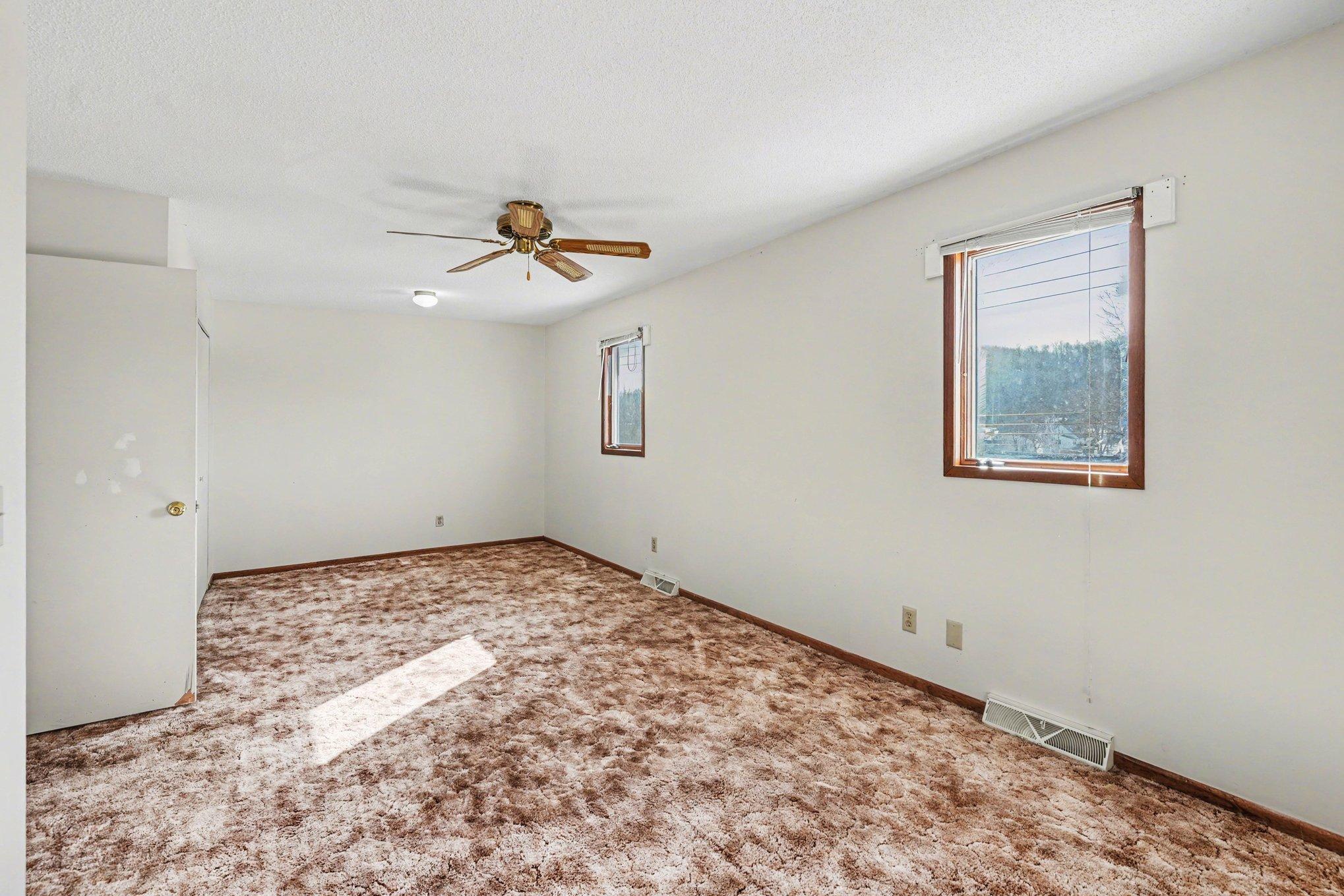 818 Hawthorne Street Red Wing, MN 55066 - Photo 13 of 24