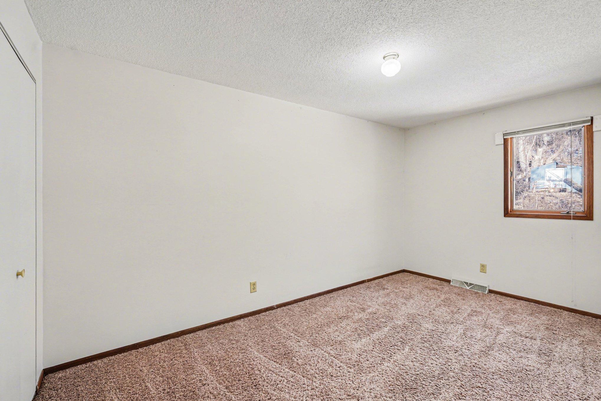 818 Hawthorne Street Red Wing, MN 55066 - Photo 17 of 24