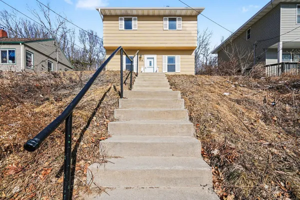 $215,000 | 818 Hawthorne Street, Red Wing, MN 55066