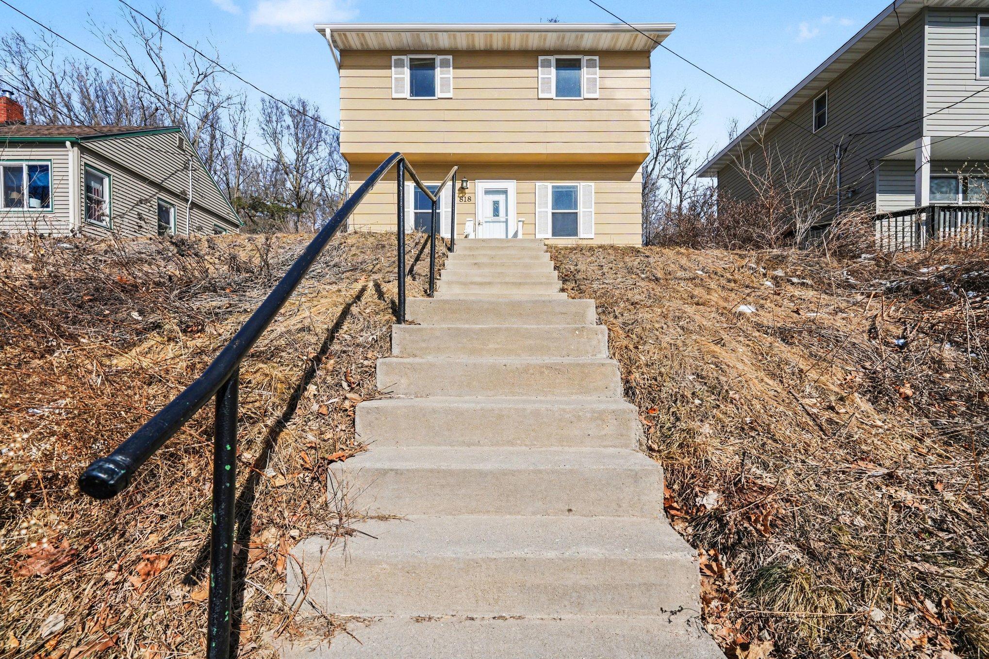 818 Hawthorne Street Red Wing, MN 55066 - Photo 2 of 24