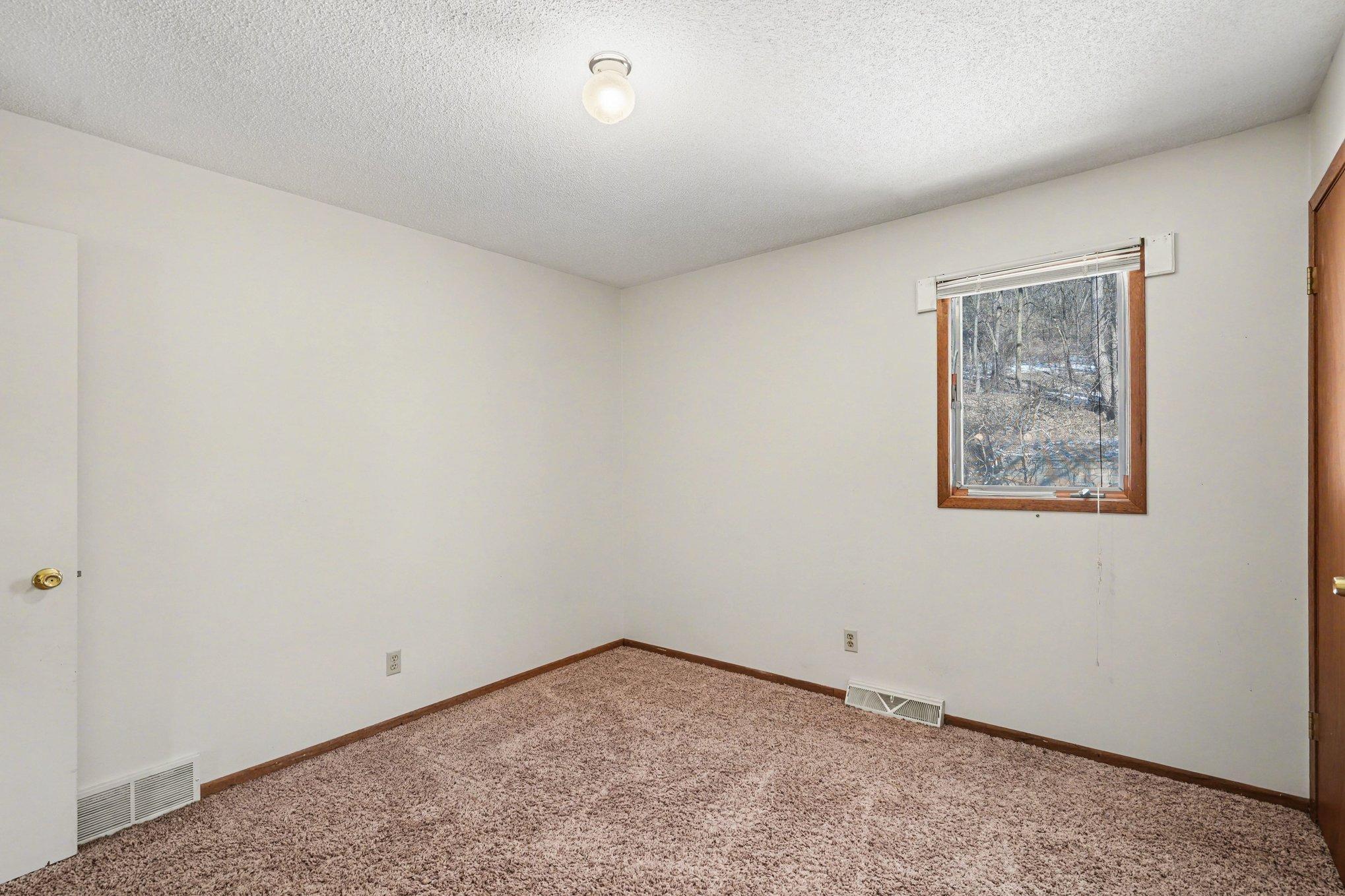 818 Hawthorne Street Red Wing, MN 55066 - Photo 21 of 33