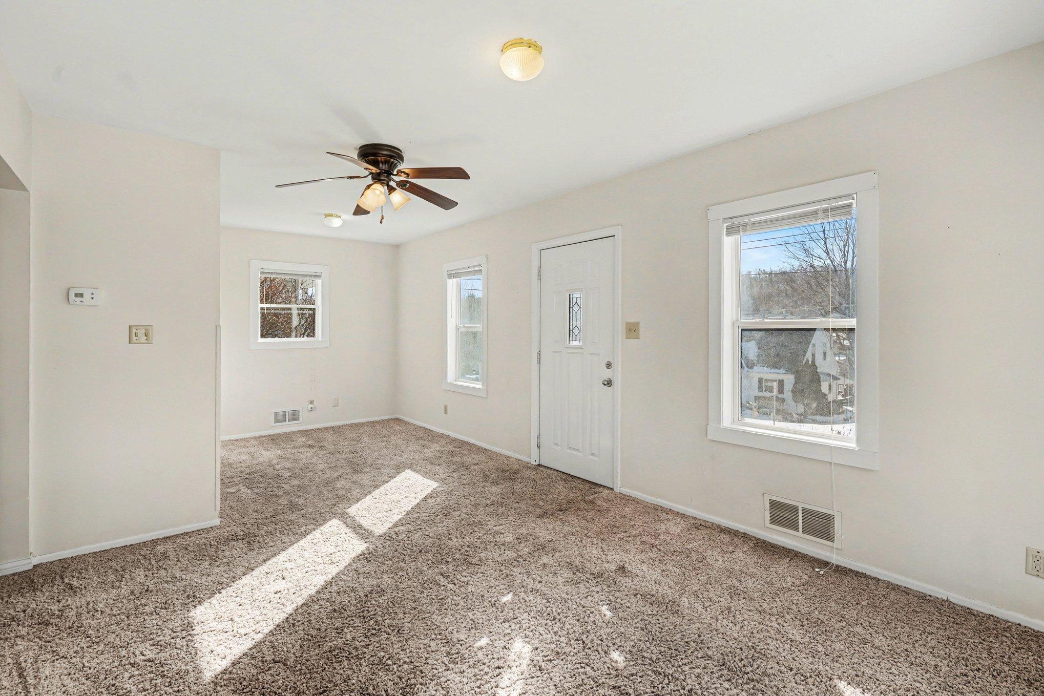 818 Hawthorne Street Red Wing, MN 55066 - Photo 4 of 33