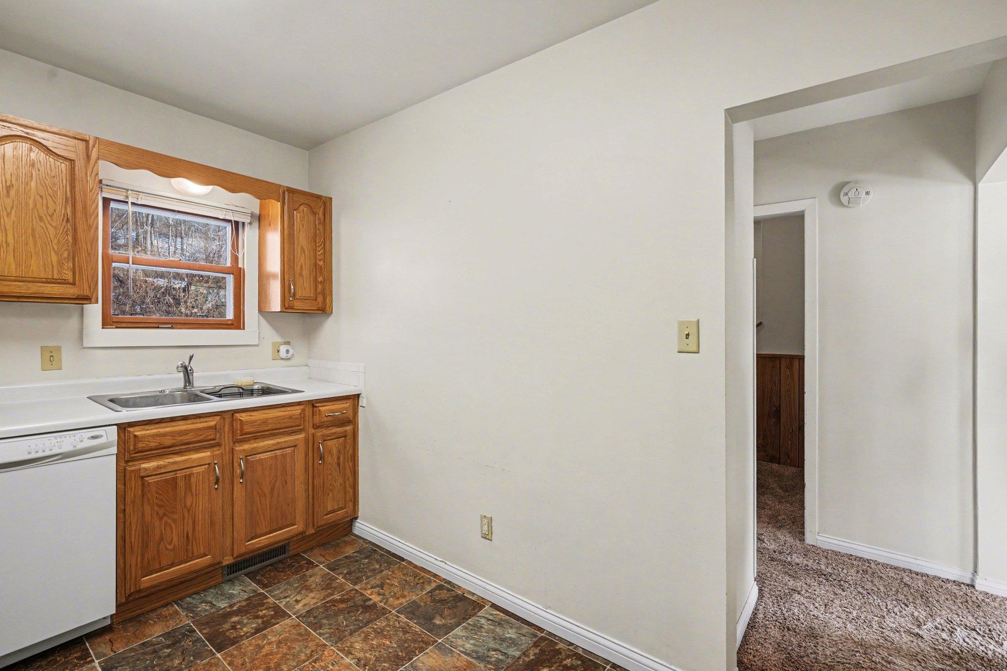 818 Hawthorne Street Red Wing, MN 55066 - Photo 7 of 23