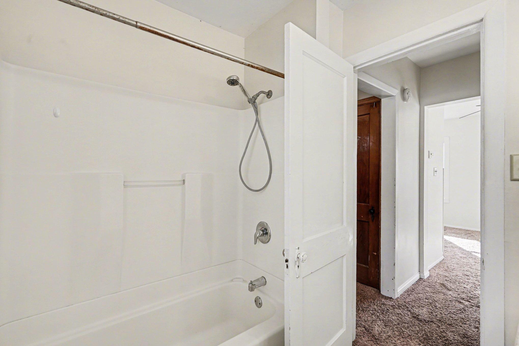 818 Hawthorne Street Red Wing, MN 55066 - Photo 9 of 23