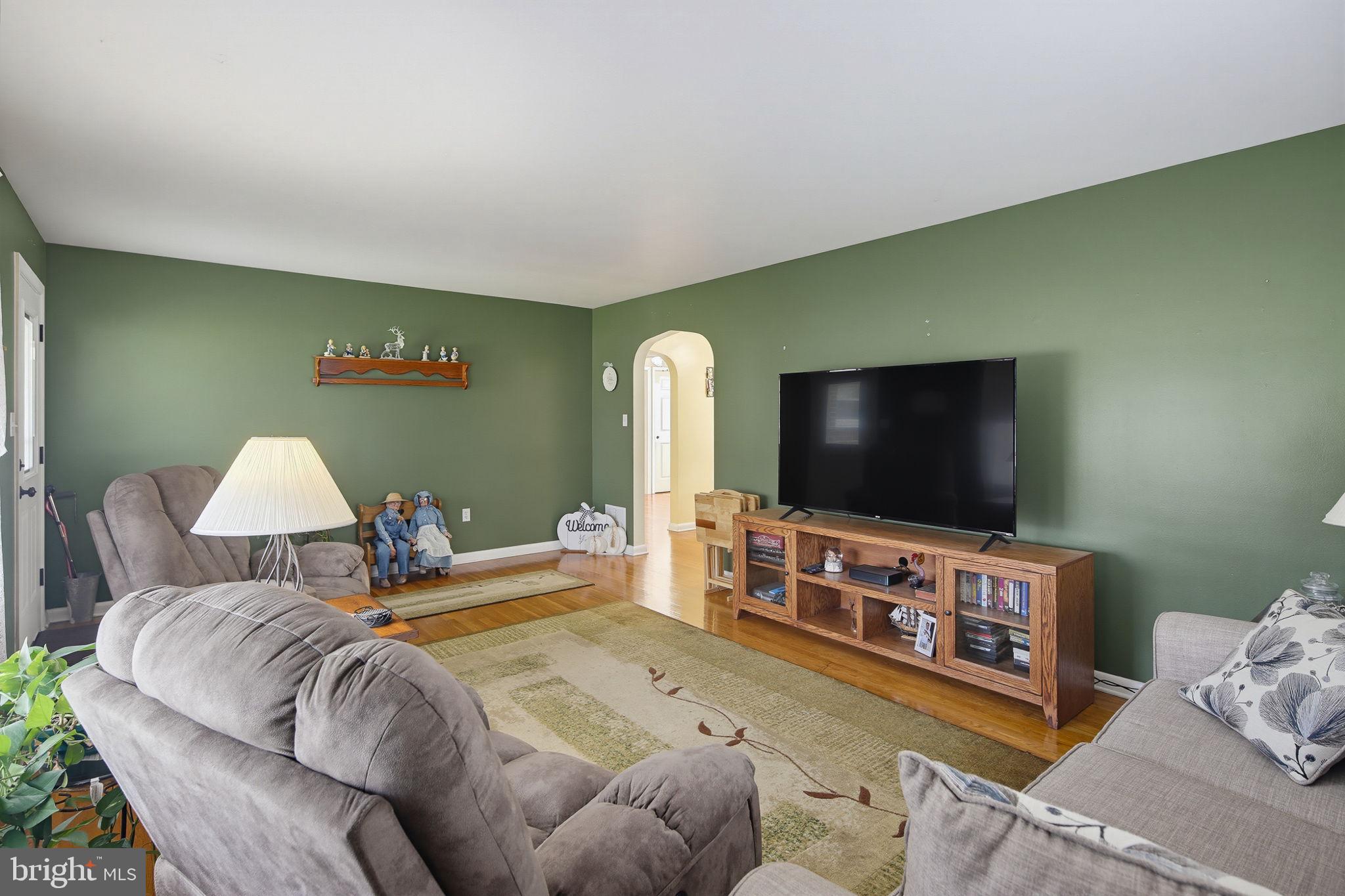 427 North Clear Ridge Road Union Bridge, MD 21791 - Photo 7 of 36 Lots of Natural Light