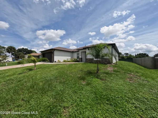 $2,300 | 259 Wilton Avenue Southwest, Palm Bay, FL 32908