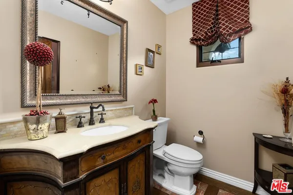 $4,395,000 | 3522 South Barrington Avenue, Los Angeles, CA 90066