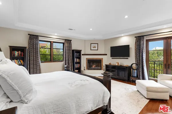$4,395,000 | 3522 South Barrington Avenue, Los Angeles, CA 90066