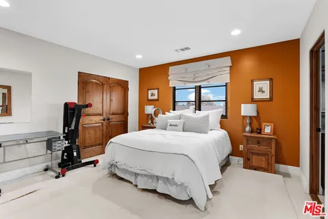 $4,395,000 | 3522 South Barrington Avenue, Los Angeles, CA 90066